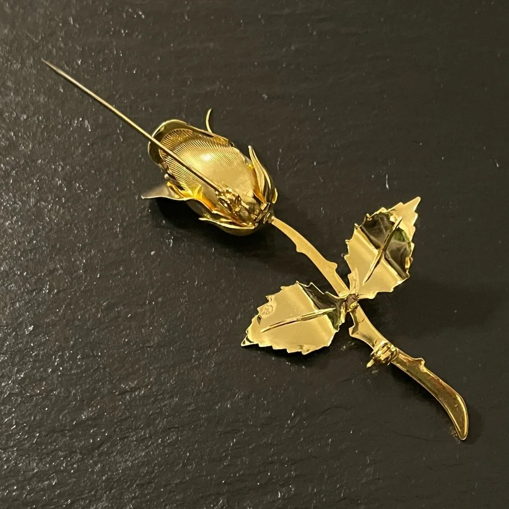 Vintage Single Gold Tone Rose Bud Brooch Lapel Pin